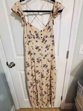 😍Kimchi Blue Cream Floral Ruffle Jumper Size 10